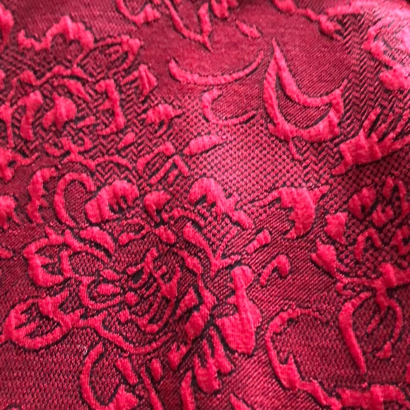 Red skirt - Picture 2 of 3